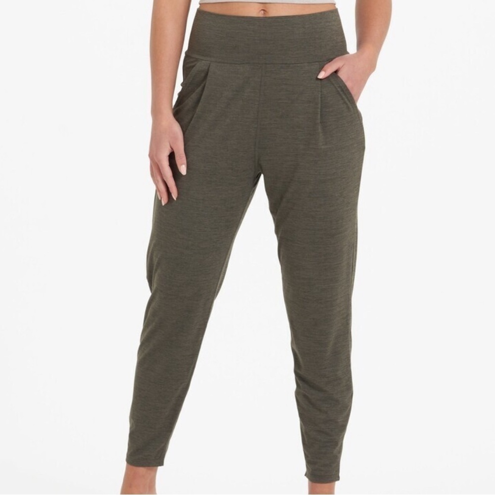 Vuori Lux At Ease Pant Women's Heather Green Performance Pants Size Large